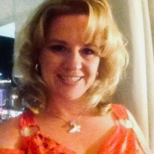 Meet your Posher, Leta